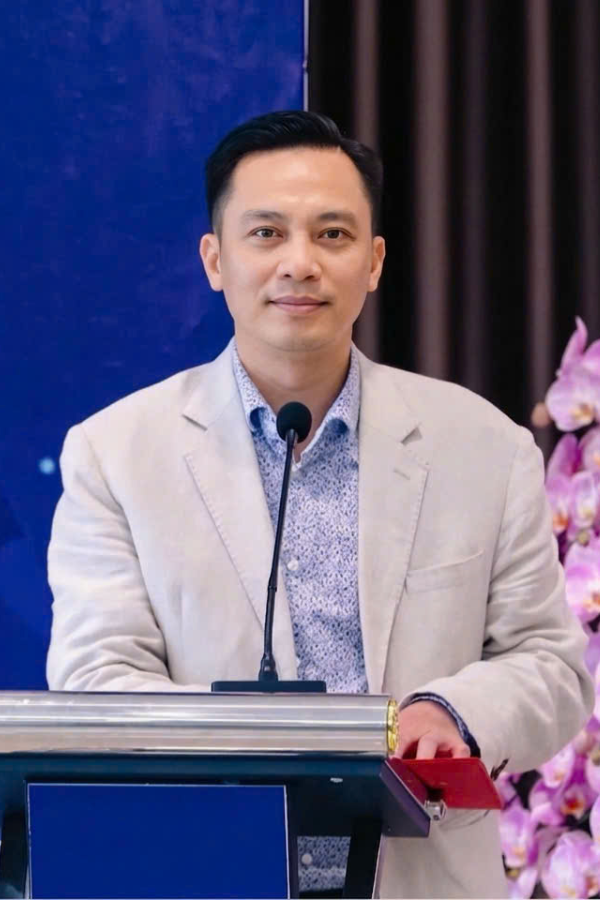 Ông  Nguyễn Tuấn Anh|Chủ tịch Hội đồng Quản trị, Phó Chủ tịch Hội Y học Thể thao Việt Nam